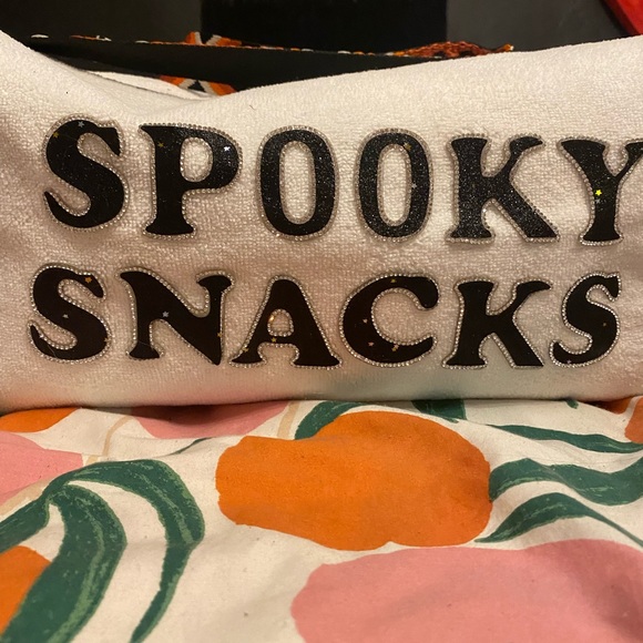 SPOOKY SNACKS TERRY BAG - Picture 4 of 6